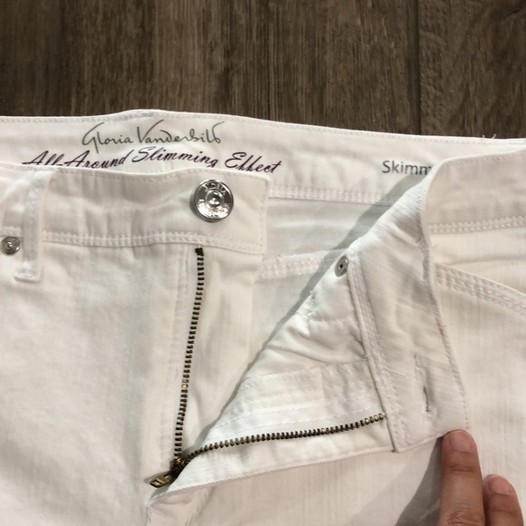 Like new! - GLORIA VANDERBILT All-Around Slimming Effect Skimmer Jeans - Picture 2 of 10